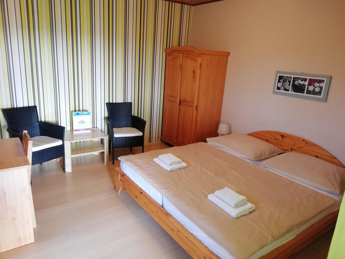 Aal Vendeghaz Apartment Heviz Ngoại thất bức ảnh